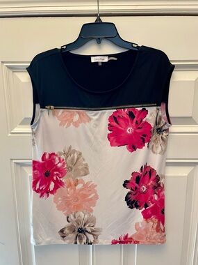 Calvin Klein Women's Black & Floral Zip-Accent Top size Large